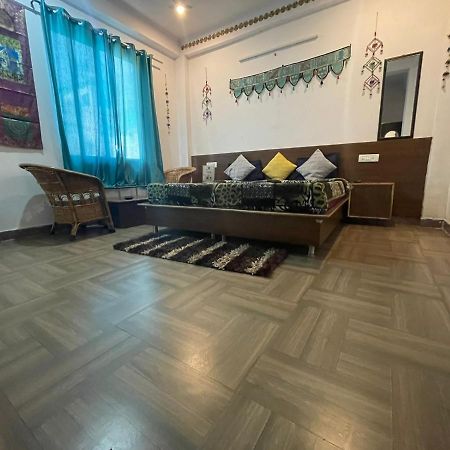 Orchid Hostel And Hotel Tapovan Екстериор снимка