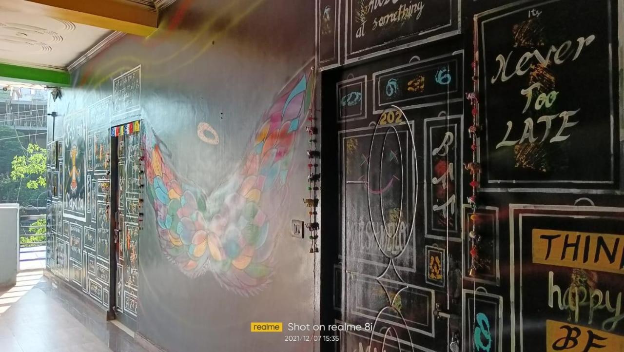 Orchid Hostel And Hotel Tapovan Екстериор снимка