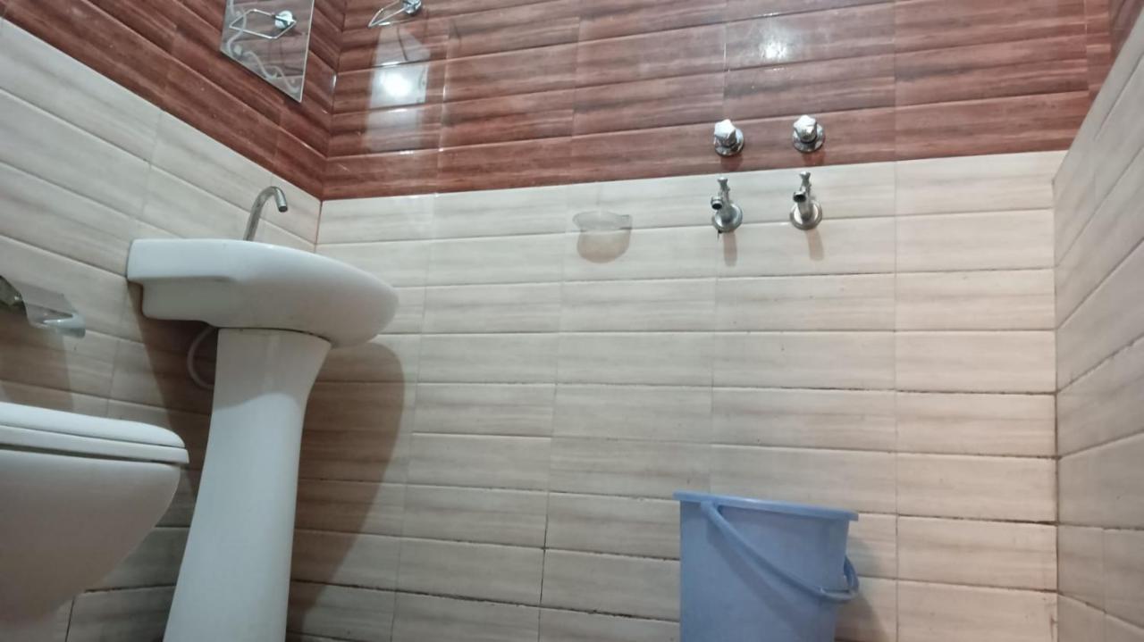 Orchid Hostel And Hotel Tapovan Екстериор снимка