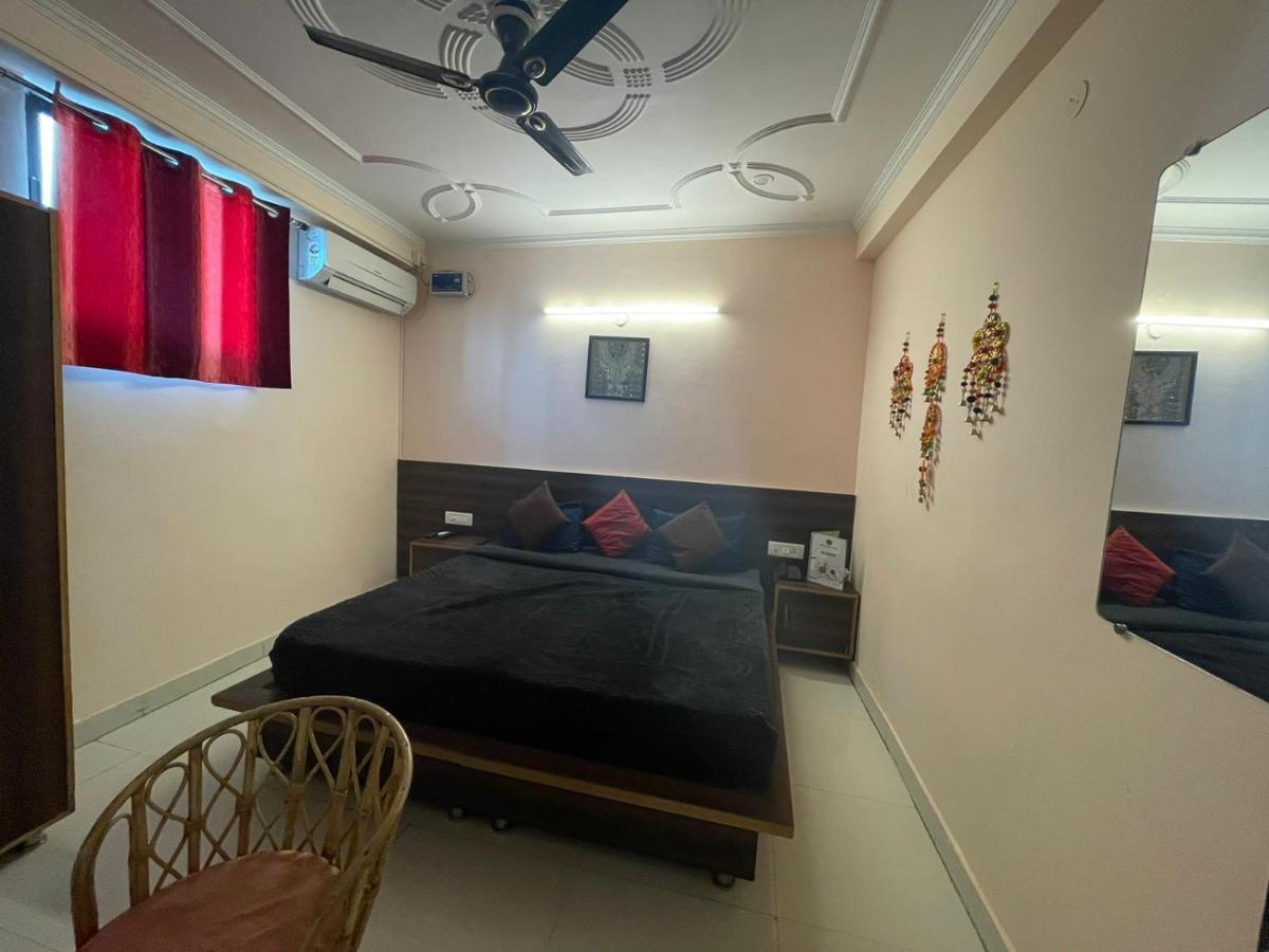 Orchid Hostel And Hotel Tapovan Екстериор снимка